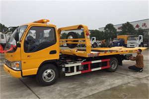 雨花台哪里有拖车服务